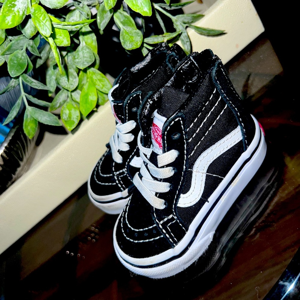 Vans toddler hightop size 2.5 great condition